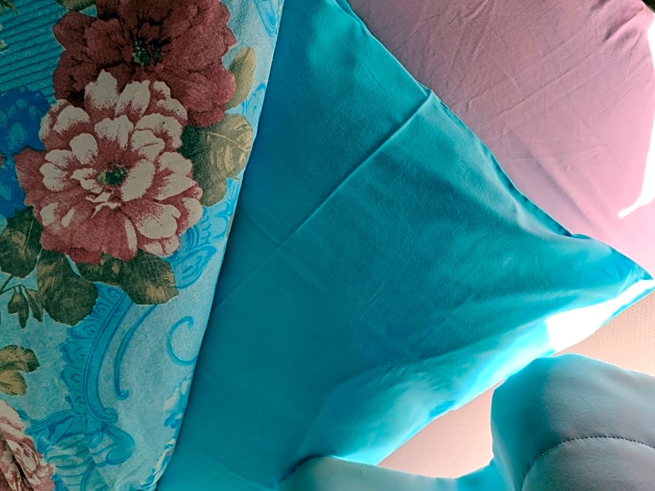 Magnifiques chambres au calme by Claire de Meuse