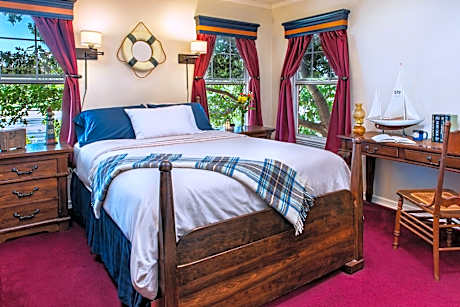 Deluxe Queen Room