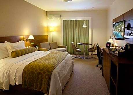1 Queen Bed, Nonsmoking, Upgrade