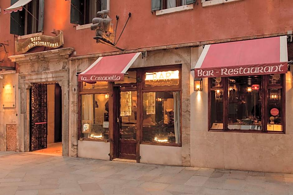 Hotel Saturnia & International