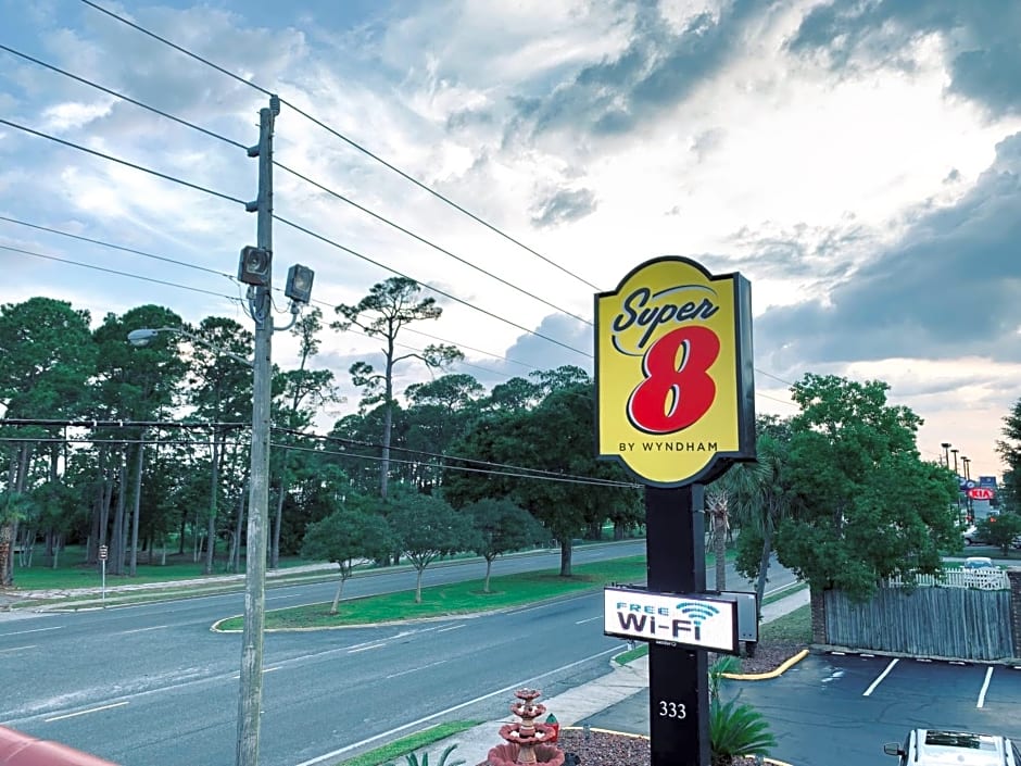 Super 8 by Wyndham Ft Walton Beach