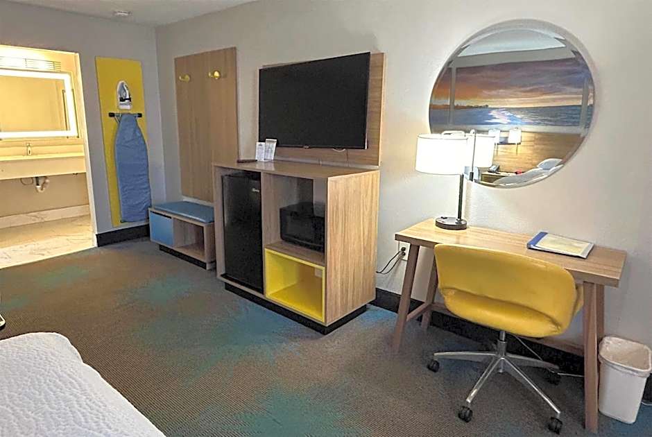 Days Inn by Wyndham Goose Creek
