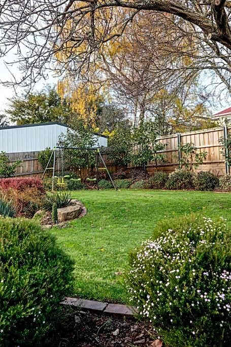 Convenient luxury home, minutes to CBD + hospital