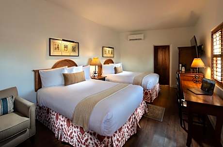 Deluxe Queen Room