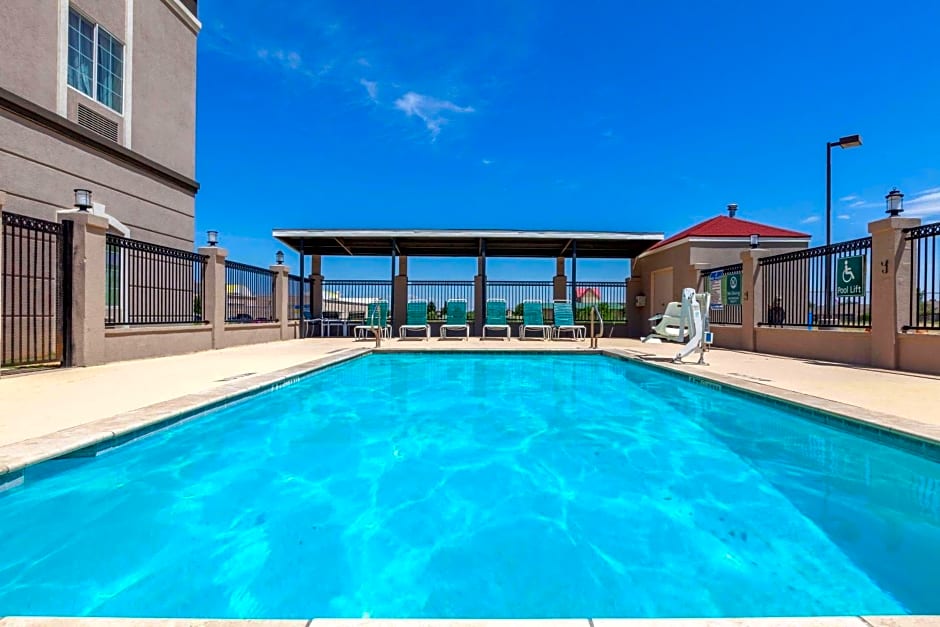 La Quinta Inn & Suites by Wyndham Midland North