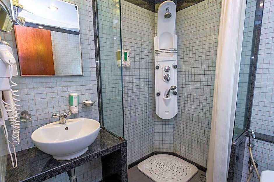 FabHotel Shubhangan - Nr. Bandra