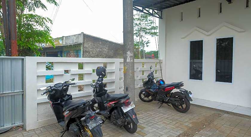 RedDoorz near Terminal Bus Purwokerto