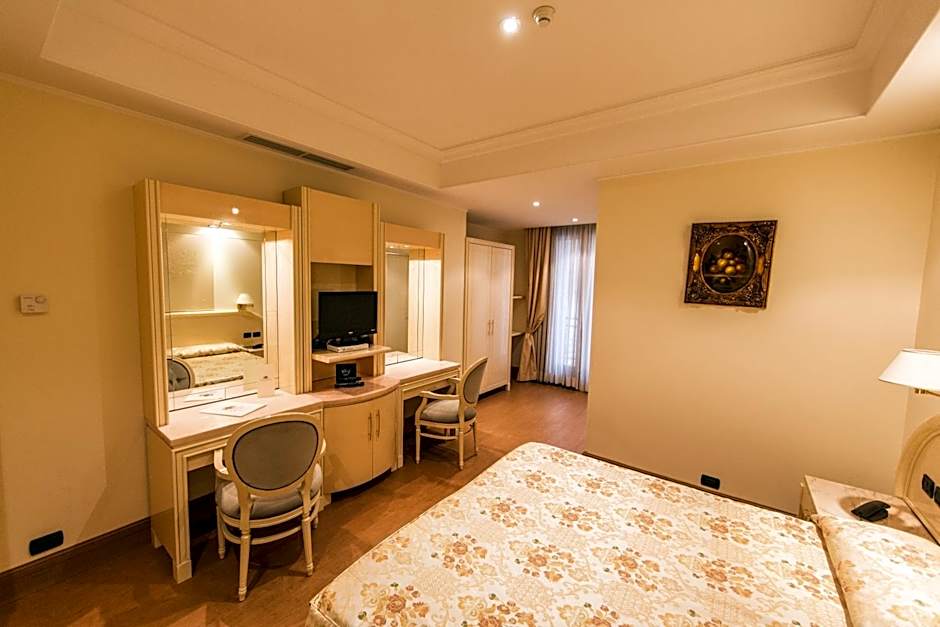 LH Hotel Domus Caesari