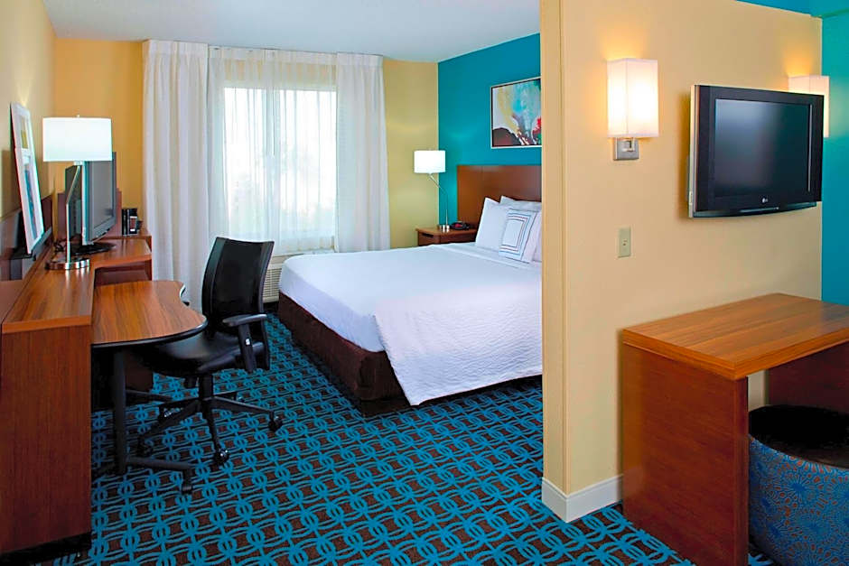 Fairfield Inn & Suites by Marriott Orlando Lake Buena Vista in the Marriott Village
