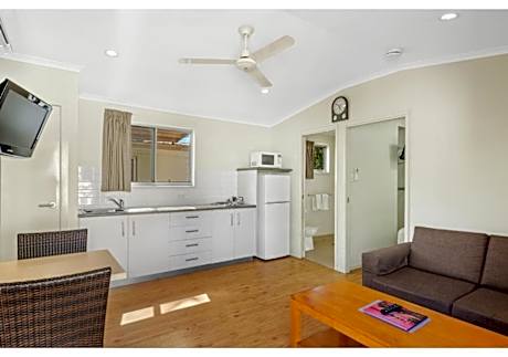 Superior 1 Bedroom Cabin