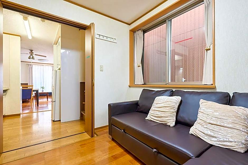 J-2S JR Yamanote Komagome, 3 storey 101sq 4BR, FreePark