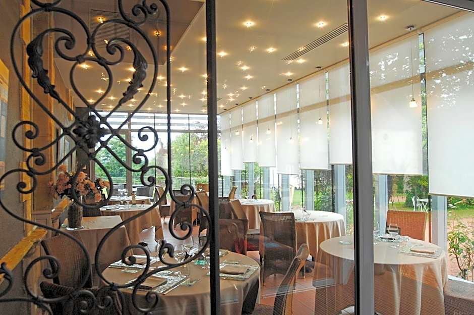 Chateau de Champlong Table Hotel **** Golf & Spa