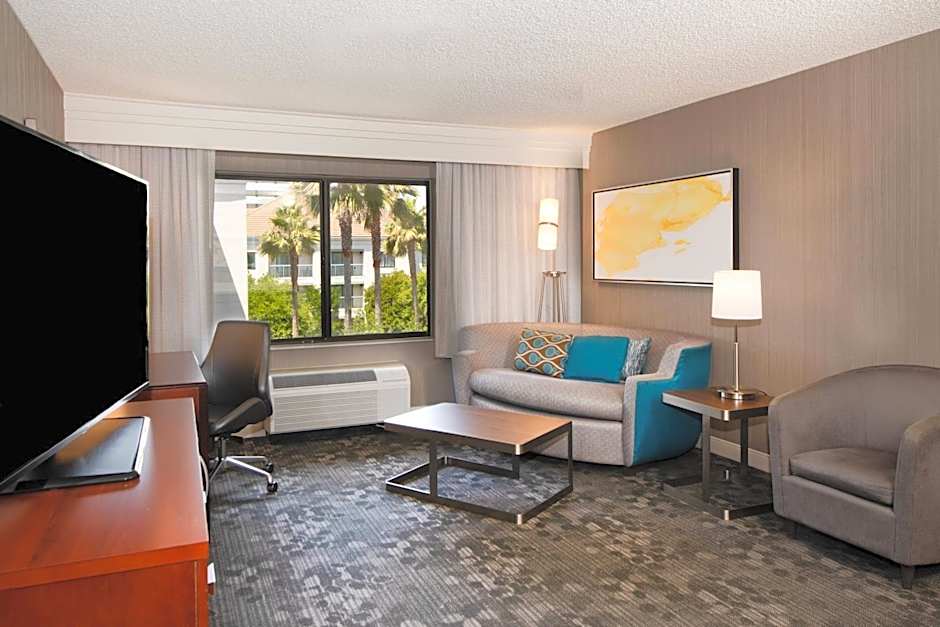 Courtyard by Marriott Oakland Airport