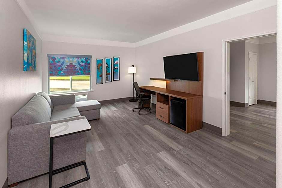 La Quinta Inn & Suites by Wyndham Angleton