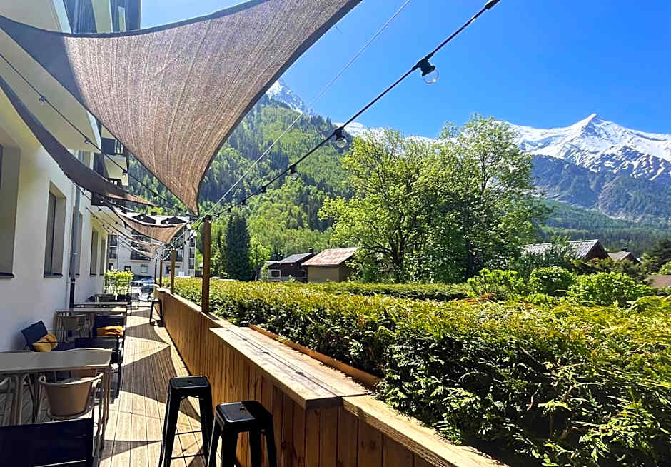 Plan B Hotel - Living Chamonix