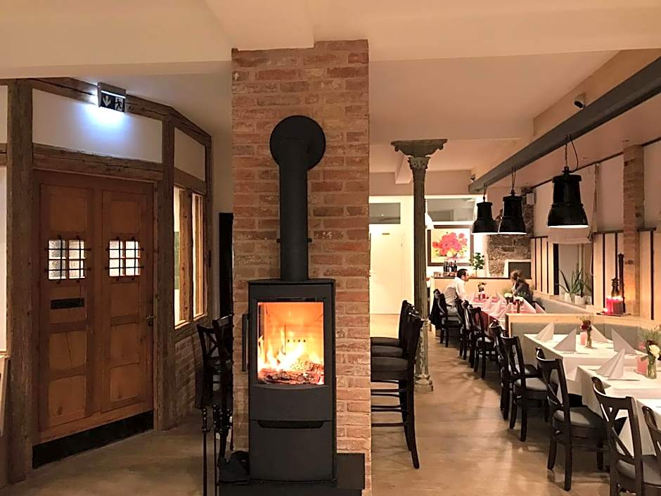 ZUM BAHNHÖFLE Restaurant & Hotel - Albbruck Am Rhein