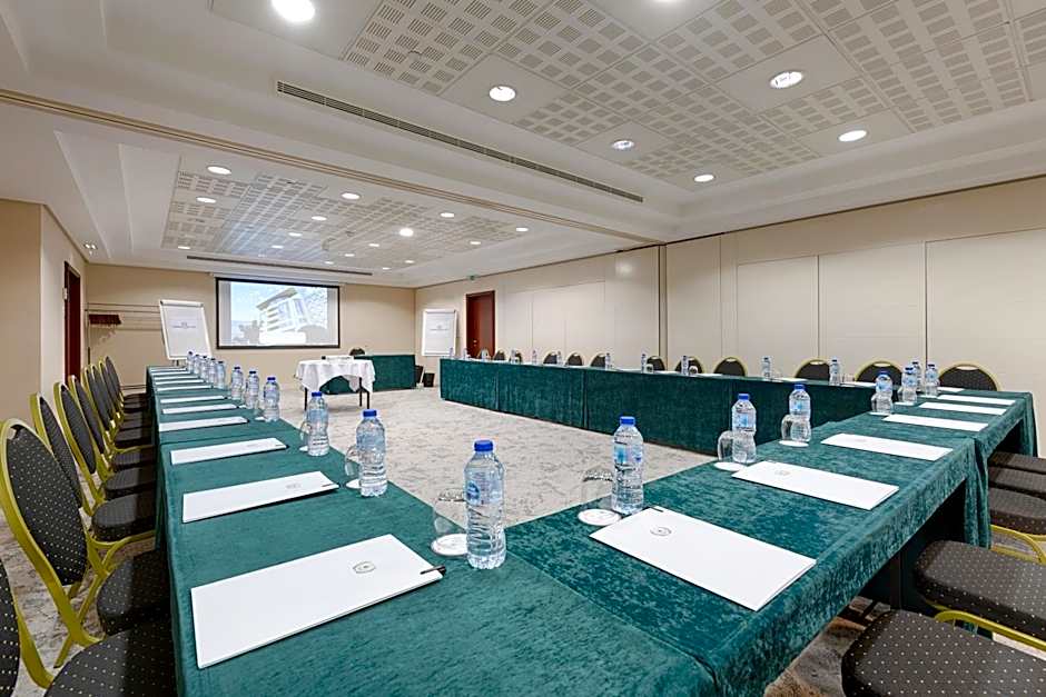 Evergreen Laurel Hotel