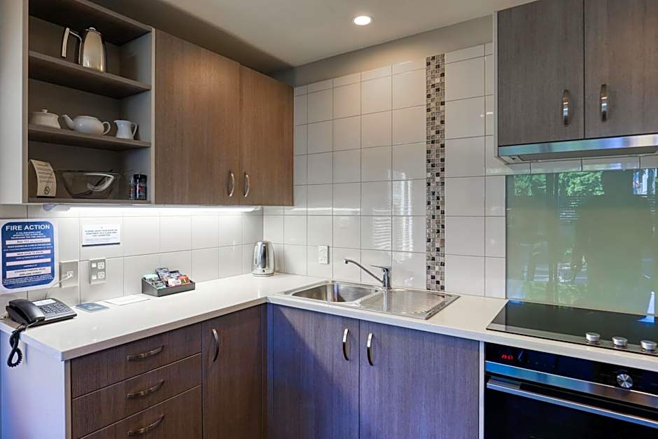 Garden Court Suites & Apartments