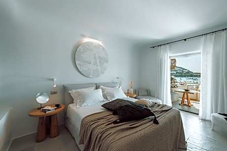 Honeymoon Suite with Sea View and Hot Tub