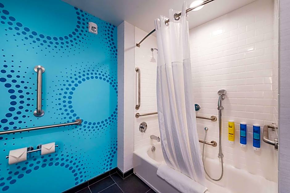 Tru by Hilton Staunton, VA