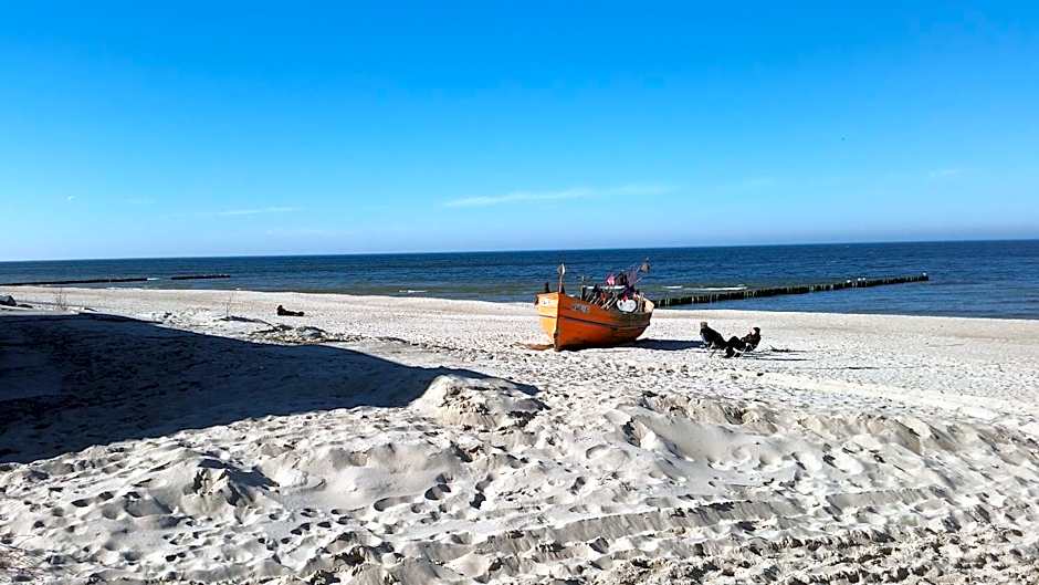 Kompleks Wypoczynkowy Pomerania z podgrzewanym basenem 30 metrów do morza