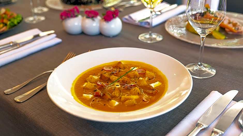Logis Hotels - Au Colombier du Touron