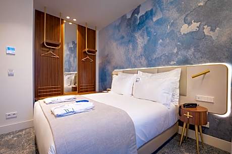 Classic Double or Twin Room with Interior View