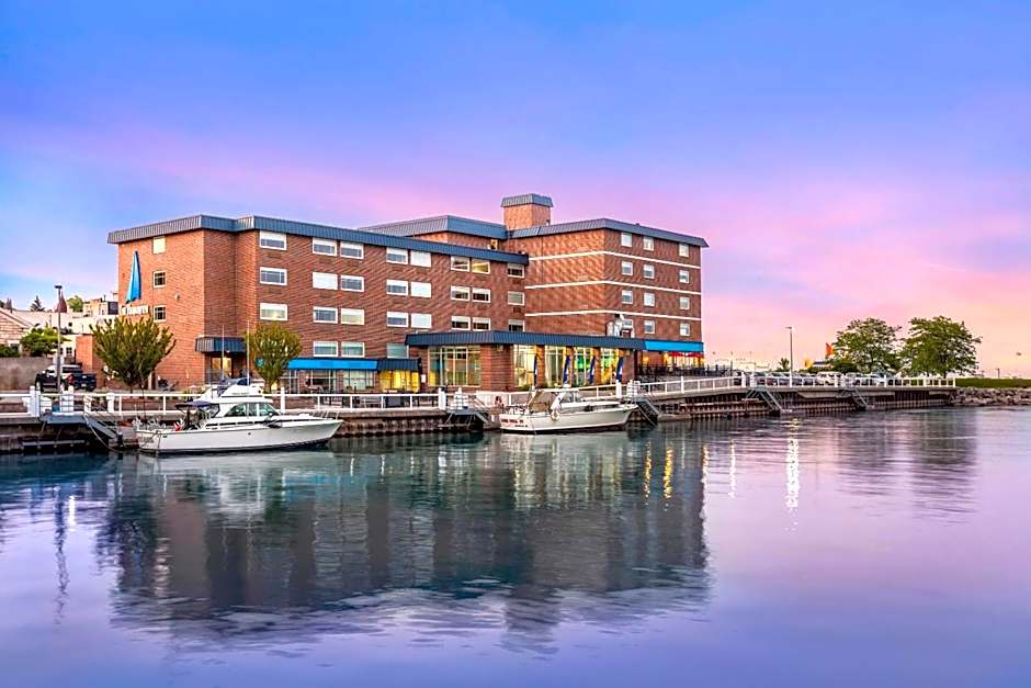 The Harborview on Lake Michigan, an Ascend Collection Hotel
