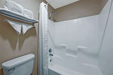 1 King Bed, Non-Smoking, High Speed Internet Access, Microwave And Refrigerator, Coffee Maker, Full 