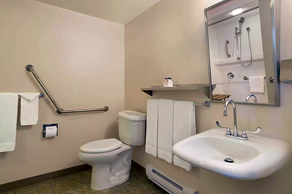 Super 8 by Wyndham Prince George