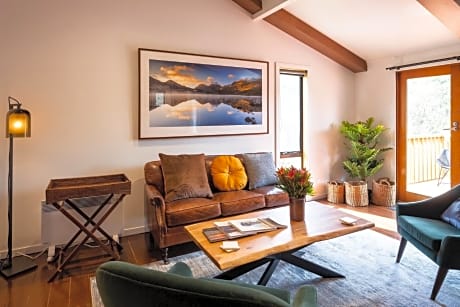 King Billy Suite (1 King Bed)