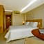 Golden Tulip Macae