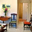Comfort Hotel Suites