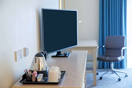One Queen Bed With Courtyard View