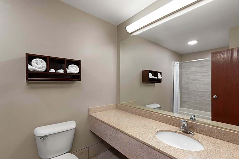 Super 8 by Wyndham Shepherdsville