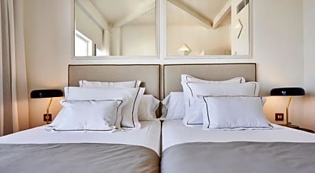 Suite Side Sea view with Balcony