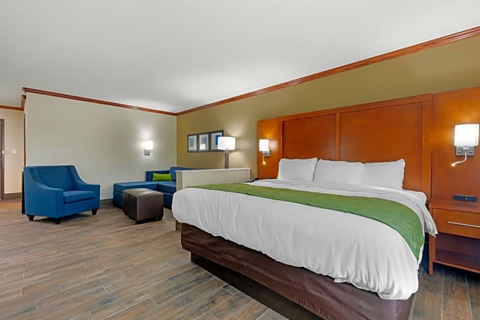 Comfort Suites West Monroe near Ike Hamilton Expo Center