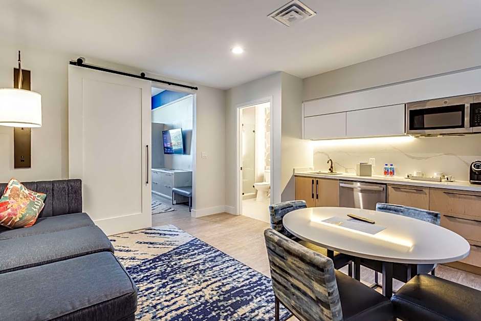 Serena Hotel Aventura, Tapestry Collection By Hilton