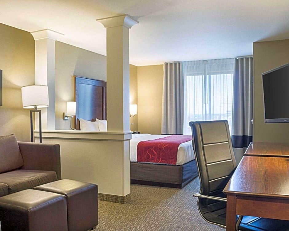 Photo 1 of 3 of 1 King Bed Suite, Accessible