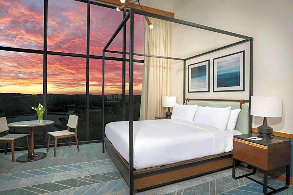 Merriweather Lakehouse Hotel, Autograph Collection