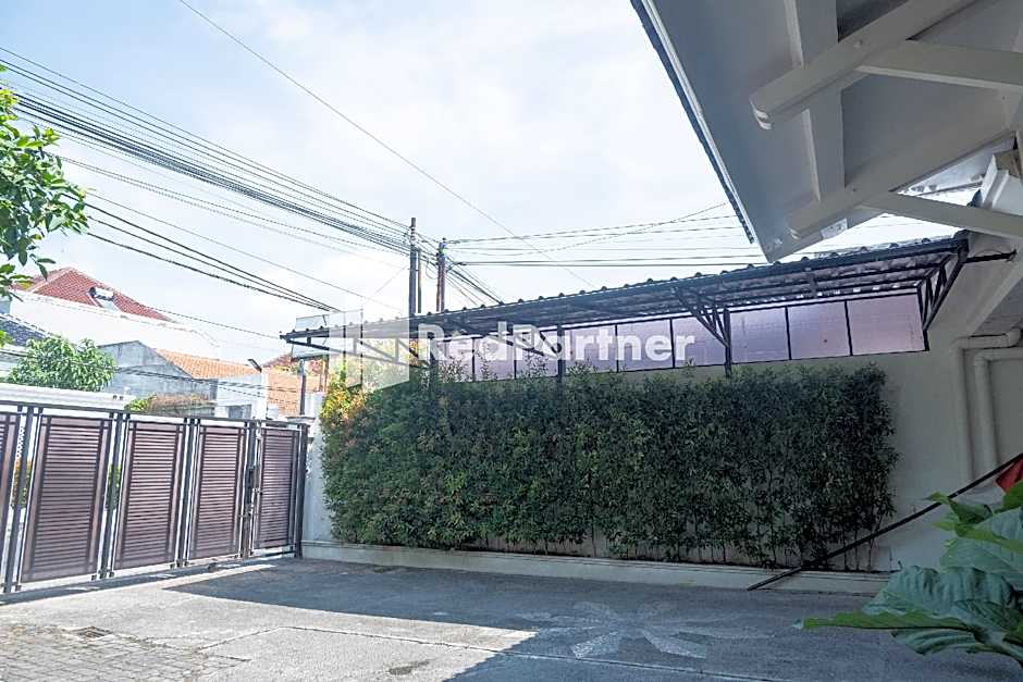 Londres Bed and Breakfast RedPartner near Gembira Loka Zoo