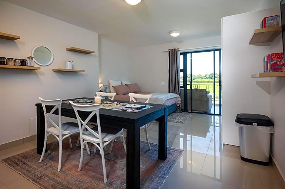 Cute and Cosy Studio Millennial 520