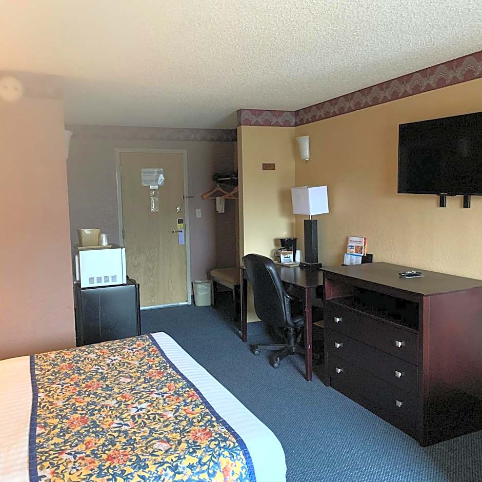 Lincoln Inn Express Hotel and Suites