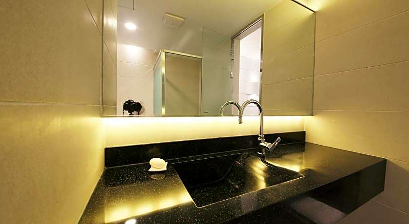 Premium Ava Hotel