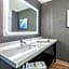 Cambria Hotel Milwaukee Downtown