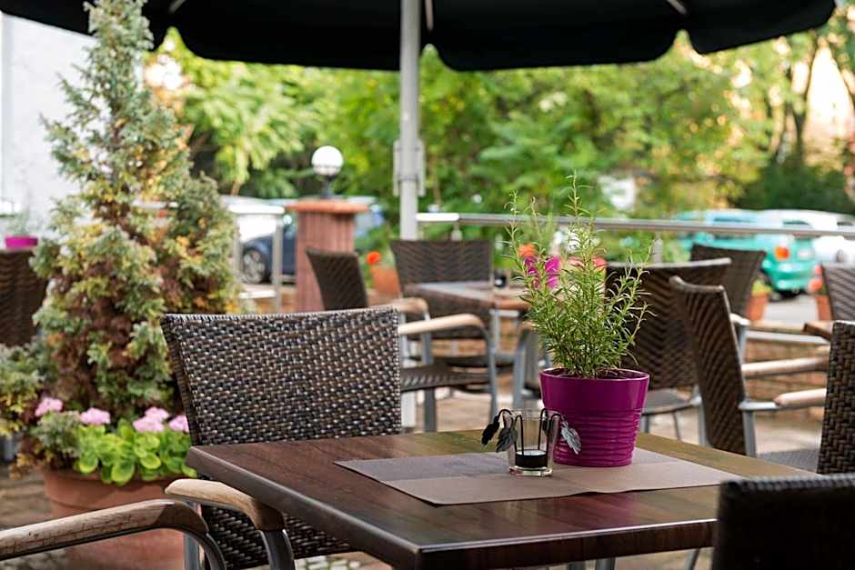 Good Morning + Berlin City East