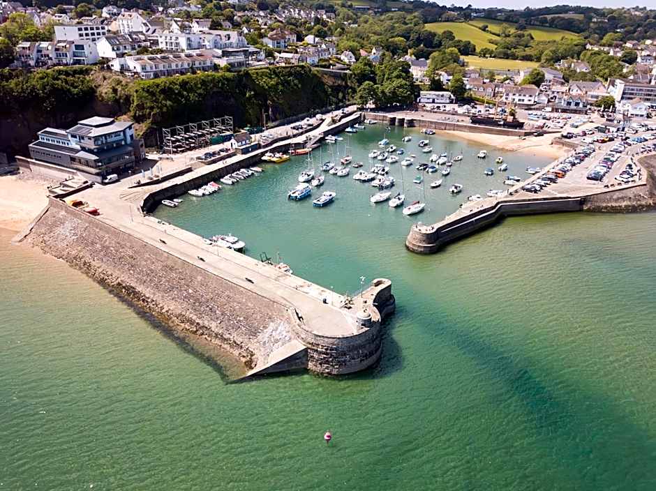 Harbour Stays - The Marine Centre, Saundersfoot Harbour, SA69 9HE