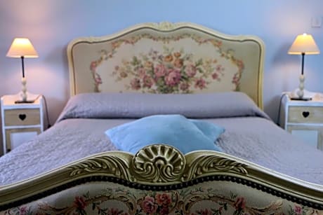 Chambres et Gîte PEYROUTAS " CAMILLE" Vignonet St Emilion