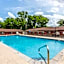 Econo Lodge North