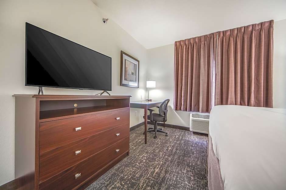 Cobblestone Hotel & Suites - Cozad